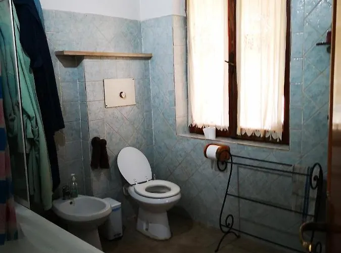 Pinnettu Sardo In Ecosistema Insetti E Animaletti Simpatici In Condivisione,leggere Attentamente Prima Di Prenotare Kır Evi Oliena